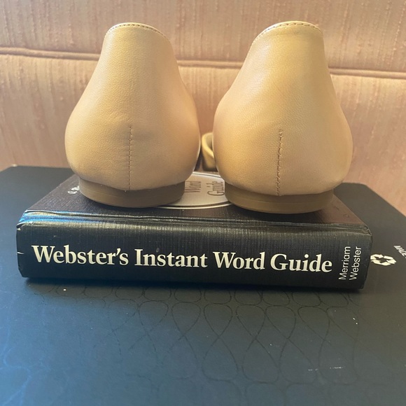 Nude/Natural Nine West Flats (NWOT) - Picture 10 of 12